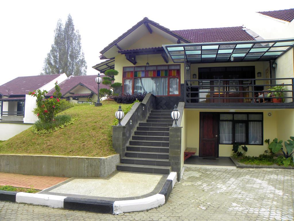 Hotel Sibayak Internasional Berastagi Luaran gambar