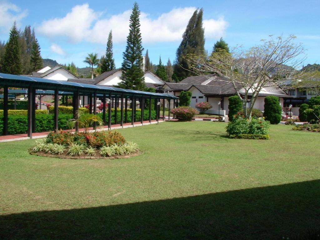 Hotel Sibayak Internasional Berastagi Luaran gambar