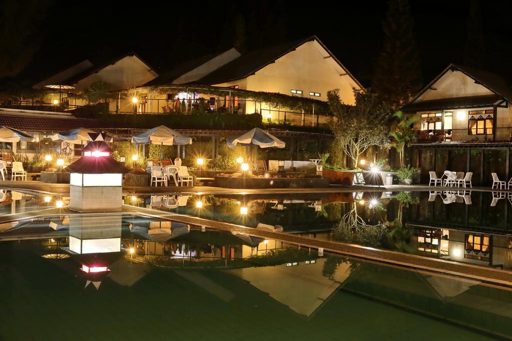 Hotel Sibayak Internasional Berastagi Luaran gambar